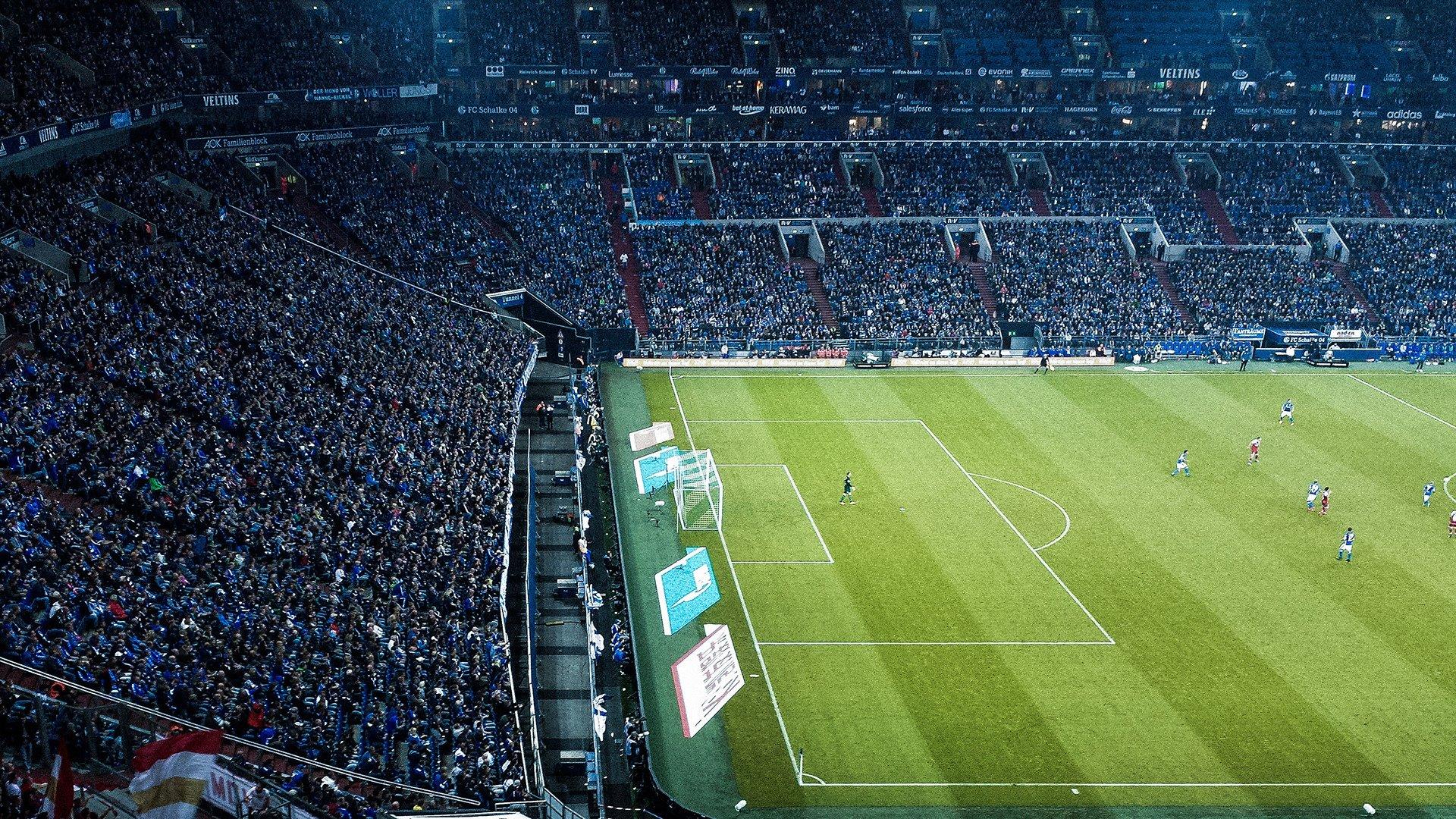 奥斯梅恩雷霆一击铸就传奇,那不勒斯新射手王用标志性兜射改写历史